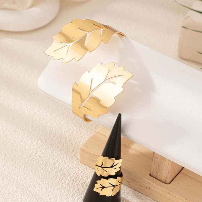 bracelet et bague en forme de feuille