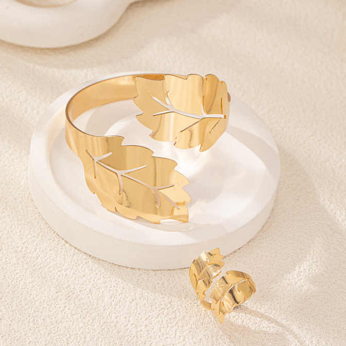 bracelet et bague en forme de feuille