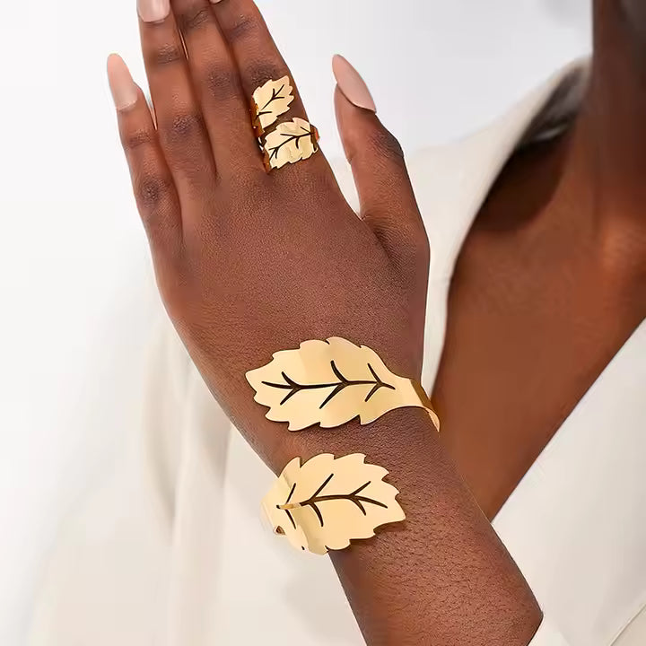bracelet et bague en forme de feuille