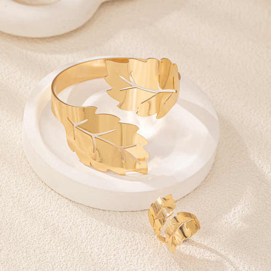 bracelet et bague en forme de feuille