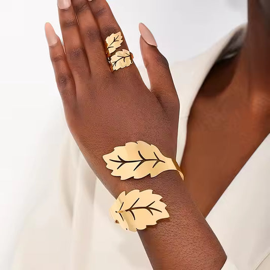bracelet et bague en forme de feuille